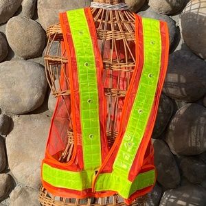 GAME Workwear Ltd. Hi-Vis Battery Light-Up Adjustable Safety Vest